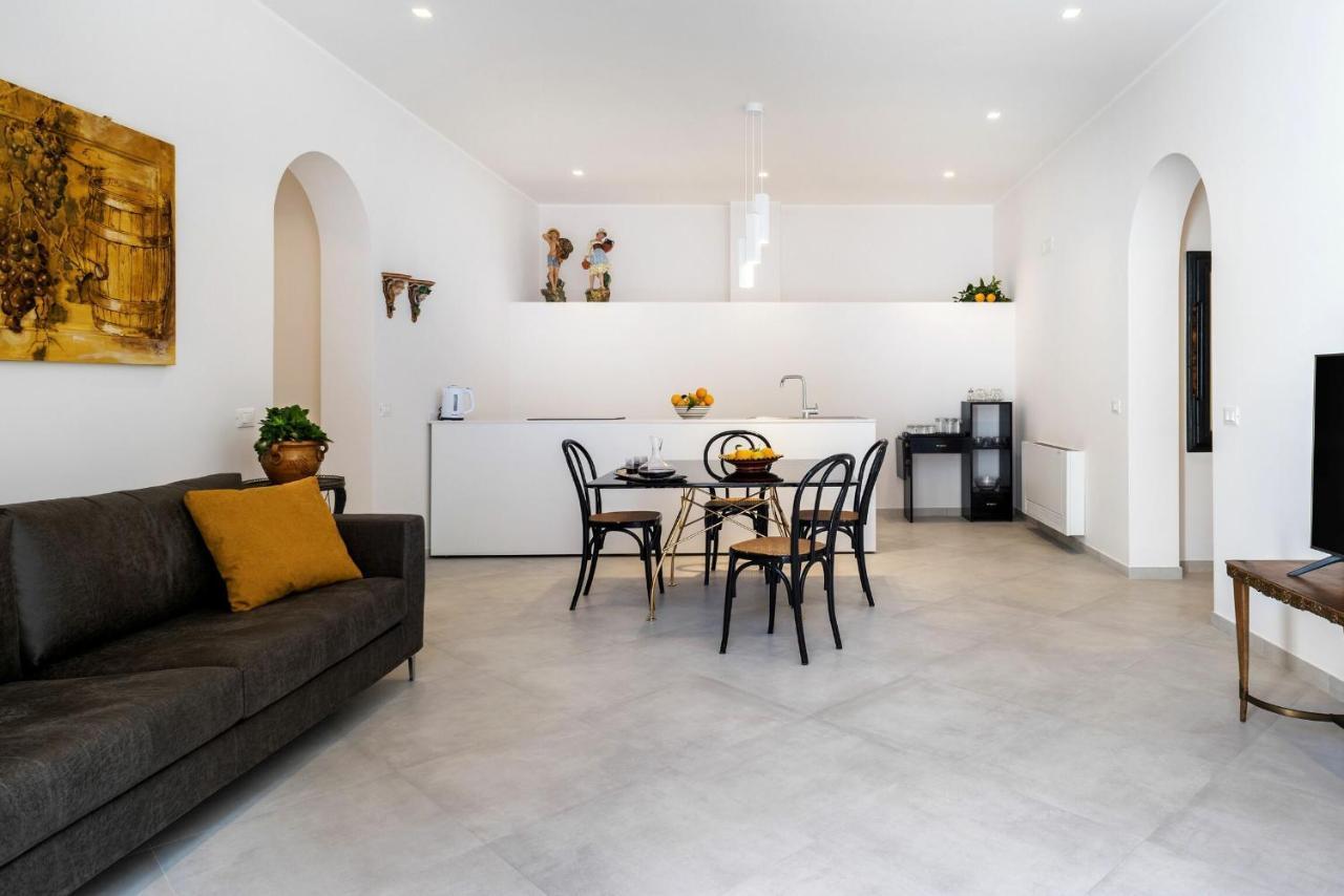 Villa Angelina - Charming Rooms & Apartments Trapani Bagian luar foto