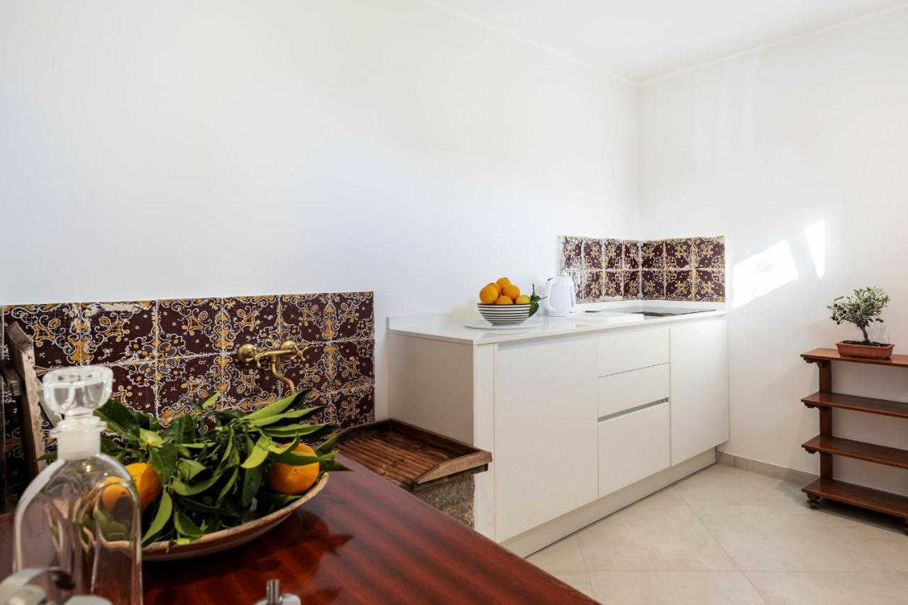 Villa Angelina - Charming Rooms & Apartments Trapani Bagian luar foto